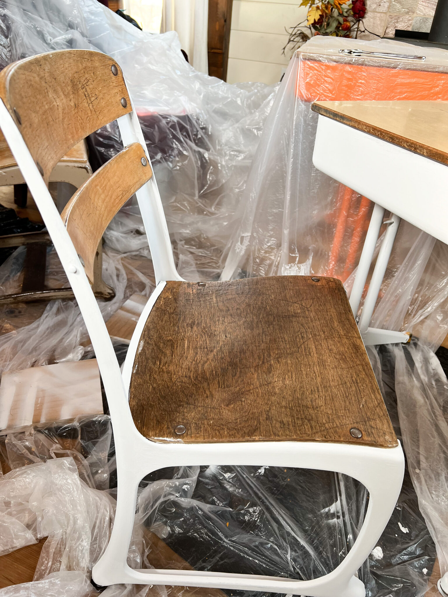 UPCYCLE AN OLD METAL SCHOOL DESK Stephanie's Farmhouse